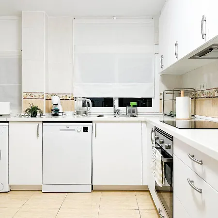 Muy Luminoso, Con Piscina Y A 5 Min De La Playa. Appartement