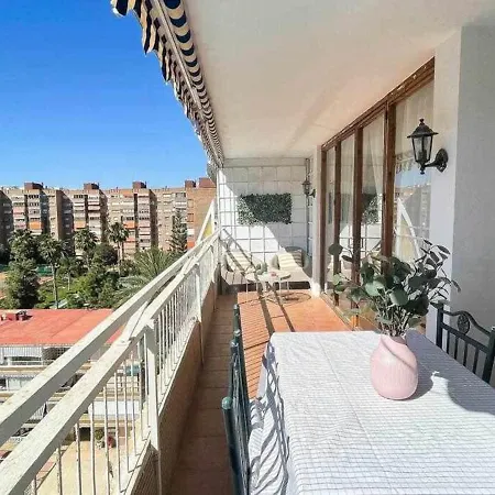 Muy Luminoso, Con Piscina Y A 5 Min De La Playa. Apartment