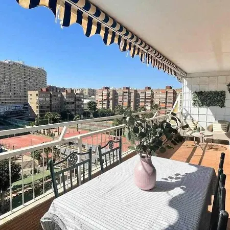 Muy Luminoso, Con Piscina Y A 5 Min De La Playa. Apartment